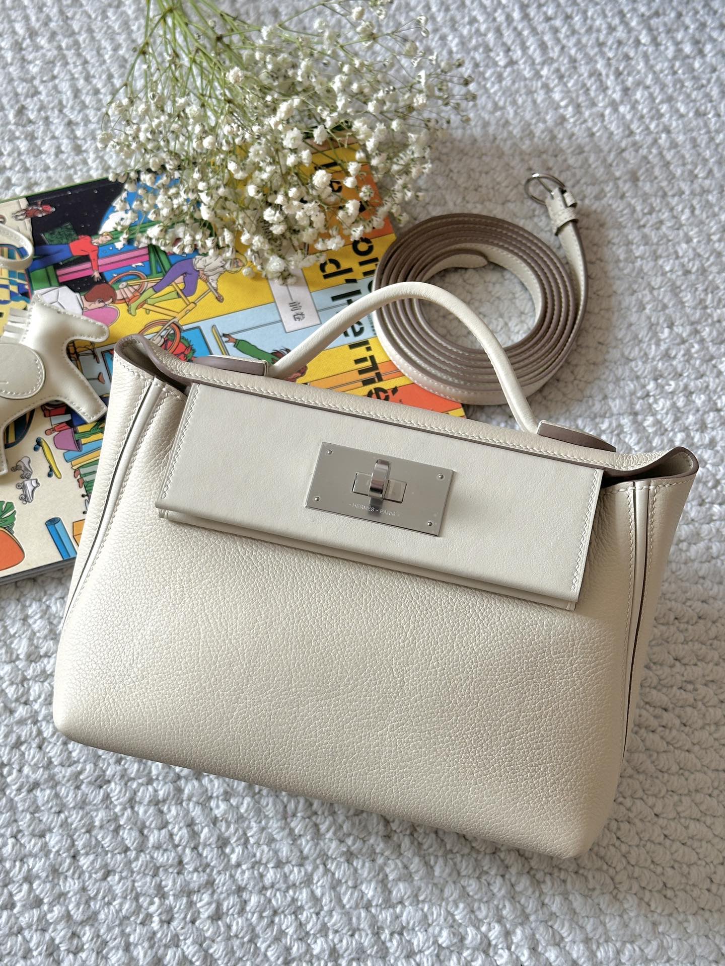 Hermes Kelly Mini 2424 21cm Handbag in White Clemence Leather 